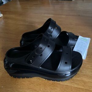 NWT CROCS Mega crush sandals size W9 black